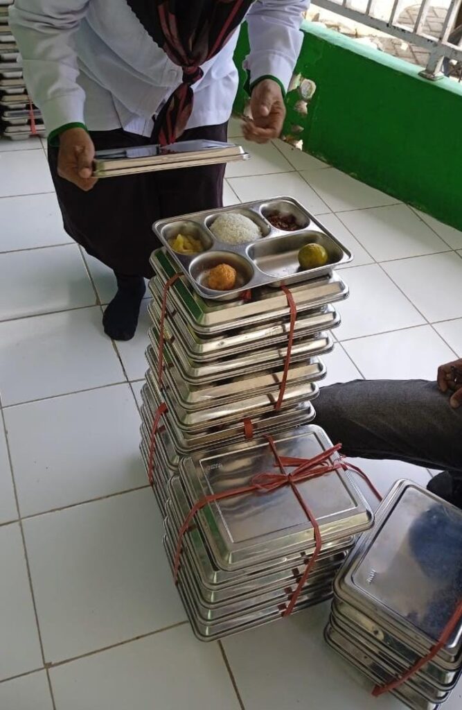 Menu MBG MAN 1 Mamuju